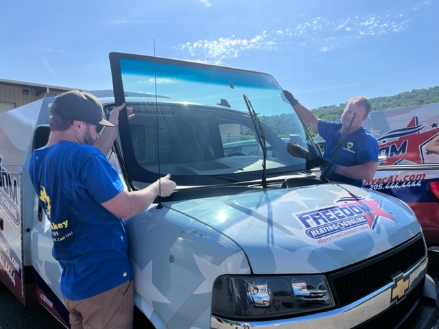 Convenient Mobile Auto Glass Repair Services